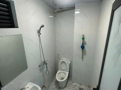 Chính chủ cho thuê MBKD mặt hồ hoàng càu 738