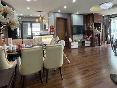 Chính chủ cho thuê MBKD mặt hồ hoàng càu 734