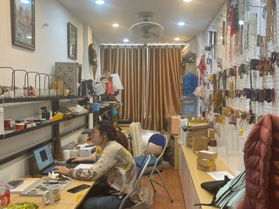 Chính chủ cho thuê MBKD mặt hồ hoàng càu 779