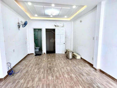 Chính chủ cho thuê MBKD mặt hồ hoàng càu 2906
