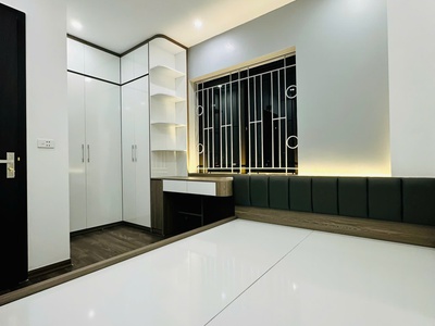 Chính chủ cho thuê MBKD mặt hồ hoàng càu 4014