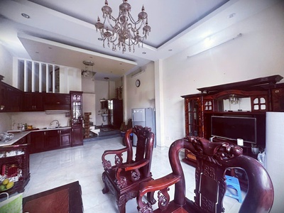 Chính chủ cho thuê MBKD mặt hồ hoàng càu 3961