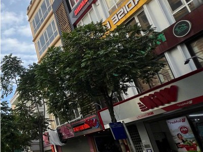 Bán nhà mặt phố trương công giai, kinh doanh đỉnh, vỉa hè rộng 1