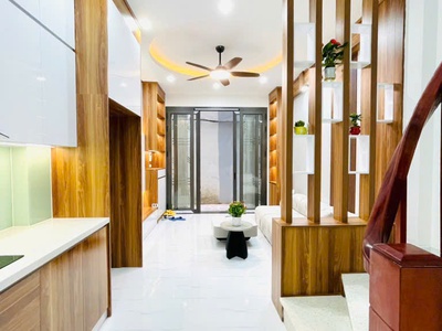 Chính chủ cho thuê MBKD mặt hồ hoàng càu 2966