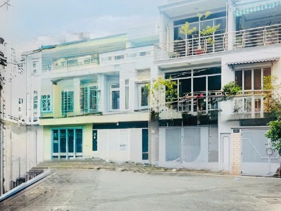 Tân bình  m.ặt t.iền vân côi   ngang 5.5m   xây được 7 tầng   75m    chỉ 9.x tỷ. 2