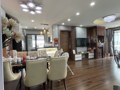 Chính chủ cho thuê MBKD mặt hồ hoàng càu 4048