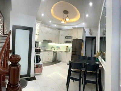 Chính chủ cho thuê MBKD mặt hồ hoàng càu 3343