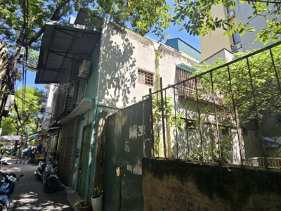 Chủ bán gấp nhà tú mỡ, ô tô đỗ cửa, giá bán đất tặng nhà 2