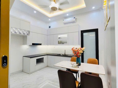 Chính chủ cho thuê MBKD mặt hồ hoàng càu 3303