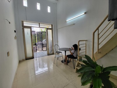 Chính chủ cho thuê MBKD mặt hồ hoàng càu 3715