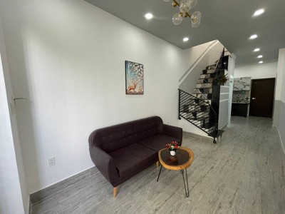 Chính chủ cho thuê MBKD mặt hồ hoàng càu 3366
