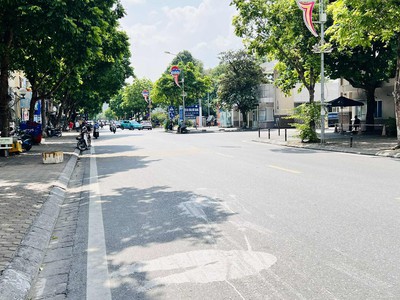 Chính chủ cho thuê MBKD mặt hồ hoàng càu 2937