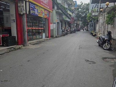 Nhỉnh 11t - nhà 5t dân xây- ô tô đỗ cửa -bồ đề-long biên . 0