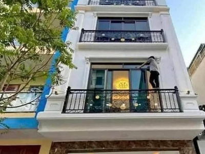 Chính chủ cho thuê MBKD mặt hồ hoàng càu 2924