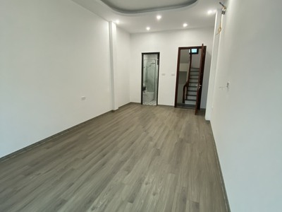 Bán nhà 5 tầng gần mặt phố việt hưng   diện tích rộng   ở ngay   giá chỉ 5.x tỷ 2