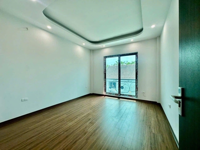 Chính chủ cho thuê MBKD mặt hồ hoàng càu 3123