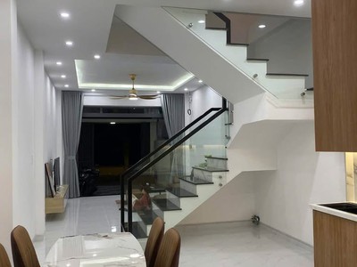 Chính chủ cho thuê MBKD mặt hồ hoàng càu 4024