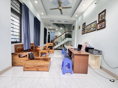 Chính chủ cho thuê MBKD mặt hồ hoàng càu 4316