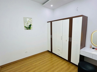 Chính chủ cho thuê MBKD mặt hồ hoàng càu 2837