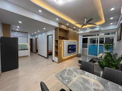 Chính chủ cho thuê MBKD mặt hồ hoàng càu 3203