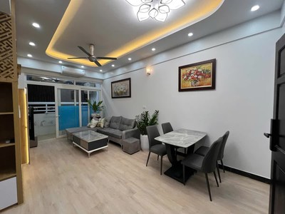 Chính chủ cho thuê MBKD mặt hồ hoàng càu 3206