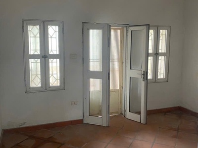 Bán nhà mặt phố kim đồng, giáp bát 58m 5t   vỉa hè - kinh doanh, ô tô tránh. giá chỉ 1x tỷ 3