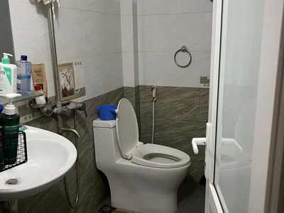 Cho thuê nhà ngõ kim giang, 40 m2  4 tầng 4pn 3vs, 10 triệu 3