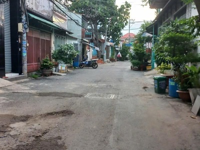 Bán lô đất hẻm 8m hương lộ 80 ngay nguyễn thị tú - ql1a, 8x13m, 89m2, tiện xây, 5,3 tỷ. 0