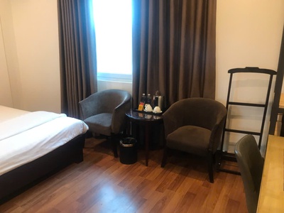 Chính chủ cho thuê MBKD mặt hồ hoàng càu 4235