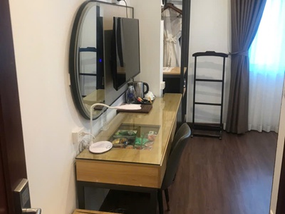 Chính chủ cho thuê MBKD mặt hồ hoàng càu 4236