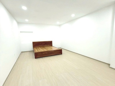 Chính chủ cho thuê MBKD mặt hồ hoàng càu 2720