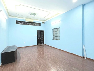 Chính chủ cho thuê MBKD mặt hồ hoàng càu 2736