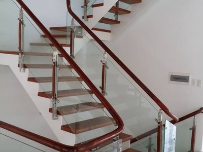 Tôi cho thuê nhà mới, hai đường đi, võ thị sáu, 105m2x 5t vỉa hè 31 tr 1