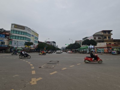 Chính chủ cho thuê MBKD mặt hồ hoàng càu 4203
