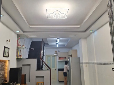 Bán nhà chính chủ p3, q.11, hẻm thẳng và rộng 7m, diện tích nhà 34.7 m2, nhà đẹp 3