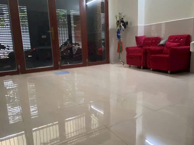 Chính chủ cho thuê MBKD mặt hồ hoàng càu 3925