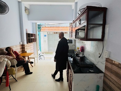 Cho thuê nhà nguyên căn   đường đoàn thị điểm,phú nhuận   giá chỉ 11 triệu tháng 2
