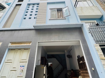 Cho thuê nhà nguyên căn   đường đoàn thị điểm,phú nhuận   giá chỉ 11 triệu tháng 0