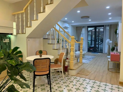 Chính chủ cho thuê MBKD mặt hồ hoàng càu 2832