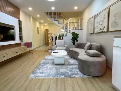 Chính chủ cho thuê MBKD mặt hồ hoàng càu 2829