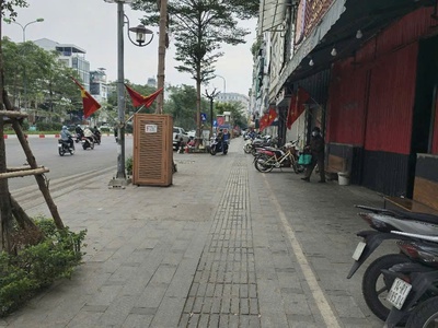 Mặt phố ô chợ dừa,nhà dân mới xây,lô góc ,vỉa hè,kinh doanh 0