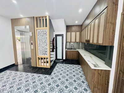 Nhà mói đẹp ô tô vào nhà giá đầu tư trường lâm 40m2  6 tầng 8.9 tỷ long biên. 1
