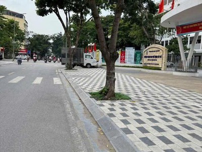 Hiếm , đất mặt phố phú xá , phú thượng , tây hồ. 180 m2 , mặt tiền 10 m. vỉa hè , kinh doanh , ô tô 1
