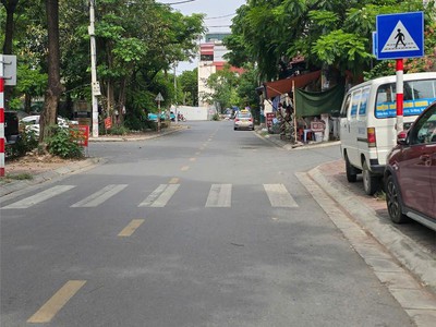 Hiếm , đất mặt phố phú xá , phú thượng , tây hồ. 180 m2 , mặt tiền 10 m. vỉa hè , kinh doanh , ô tô 3