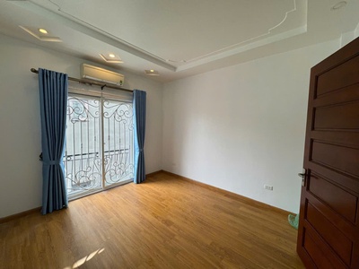  bán nhà ngọc thụy - long biên  4 phòng ngủ - đủ công năng - sổ nở hậu tài lộc   diện 2