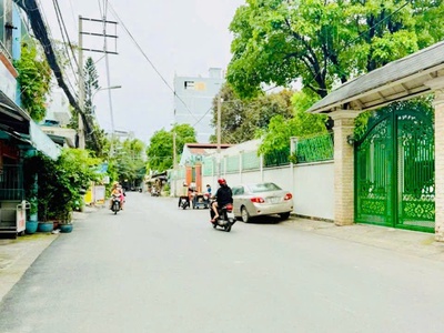 Bán nhà thống nhất, ngang 5,2m hiếm, hẻm ô tô, gần cityland, chỉ 4 tỷ 9 thương lượng 0