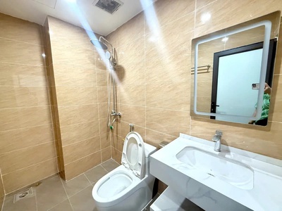Nhà mới full nội thất phúc lợi- long biên 30m2 x 5 tầng 4.95 tỷ. 1