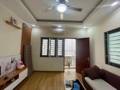 Long biên - sát cầu trần hưng đạo - nhà dân xây - 52m chỉ 7,2 t.ỷ 2