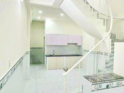 Bán nhà q10, thông cmt8, oto trong nhà, 44m2, cao 2 tầng 2 phòng: nhỉnh 6 tỷ. 2