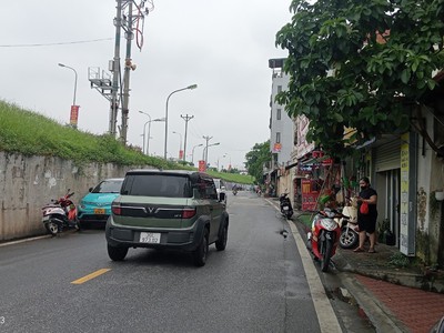 Bán đất ngọc thụy lý sơn   94m    ô tô tránh   view sân bóng   gần phố lý sơn   vị trí cực đẹp 2